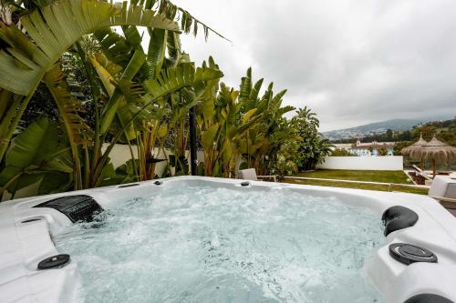 Villa Vega Luxury Living Premium Features Gym Jacuzzi