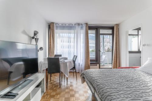 Perfect Appart Living-Staying in Paris - Sun & Eiffel Tower