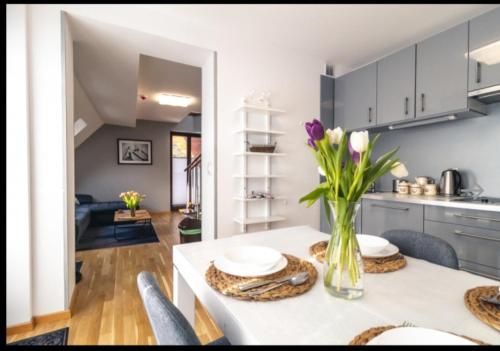 Butorowy Azyl - 7-osobowy apartament z widokiem na Tatry, placem zabaw i BBQ