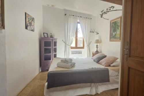 Authentic Old Antibes Duplex with Seaview Terrace