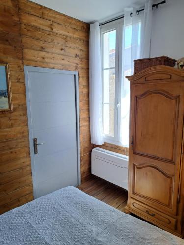 Charming Old Town Apartment Near Palais des Festivals