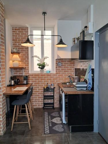 Charming Old Town Apartment Near Palais des Festivals