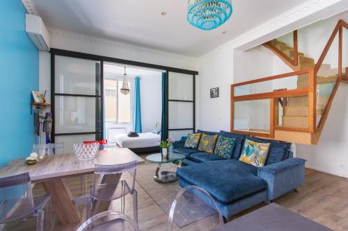 Elegant duplex, very well equipped, close to shops