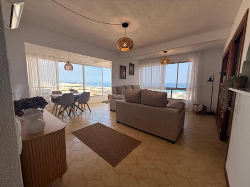 Skyline Sea View Apartment Pool Parking 5 min Beach