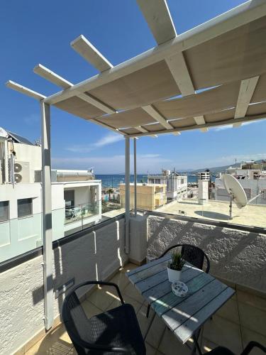 Connie's Sea Side Apartment 2B
