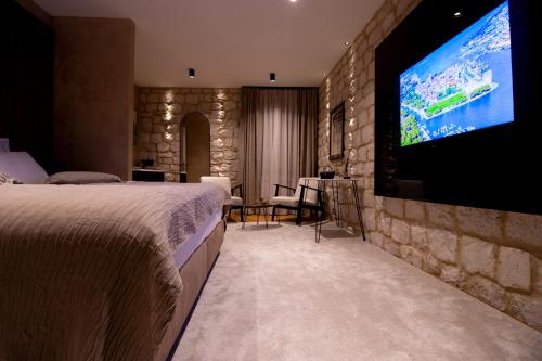 Carlina Amaris Suite