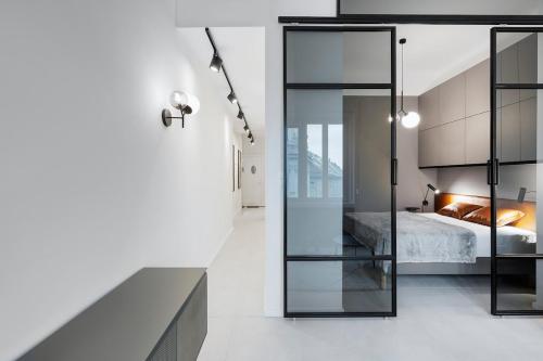 Aura by STN
