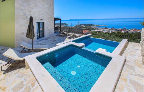 Cozy Home In Makarska