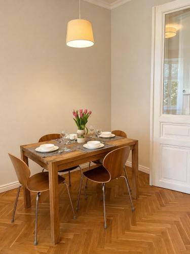 Park & Pulse - Stylish Apartment by the Park