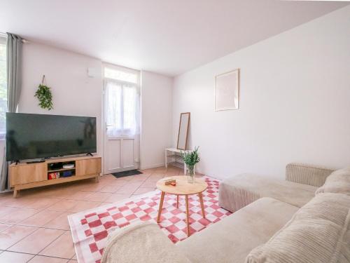 Cozy family house 2 bedrooms Free parking