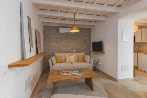 Silos Secret · Boutique Studio | Patio · A/C | Old Town Tarifa