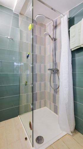 Apartments with parking space Rovinj - 25360