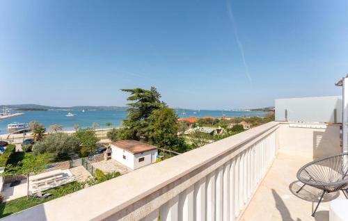 Beautiful Apartment In Biograd