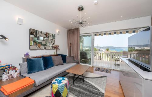 Beautiful Apartment In Biograd