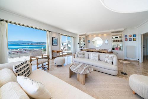 COZYSTAY Exceptional Apartment Sea View Top Floor Terrace & Garage