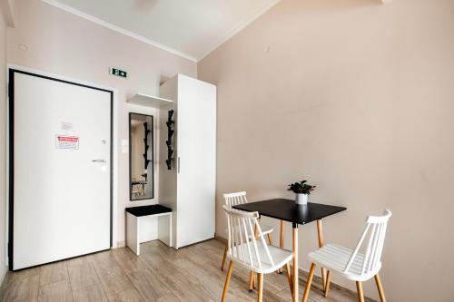 Selany's Chic Apartment in the Heart of Athens