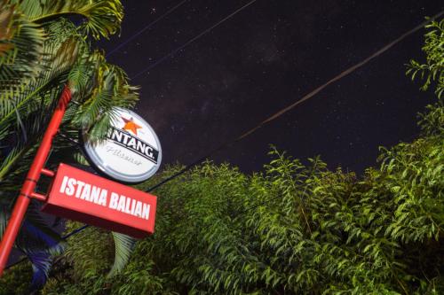 Istana Balian - Boutique Hotel Resortに飾ってある許可証、賞状、看板またはその他の書類