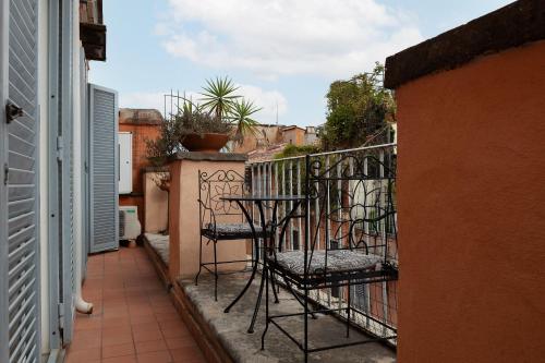 JOIVY Welcoming Flat with Balcony near Piazza di Spagna