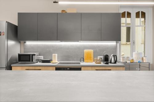 Luxury 2BR Across Archaeological Museum