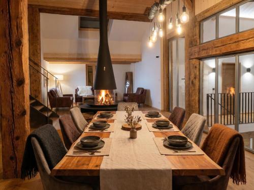Gallery image of Chalet paisible en pleine nature - Sauna & jeux in Champ-Laurent