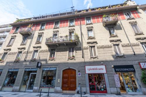 Garibaldi, 81 - Brera Base