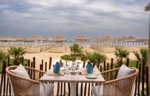 Sunrise Azalea Aqua Park Resort — Sea view