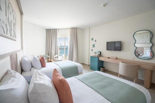 Sunrise Azalea Aqua Park Resort — City view
