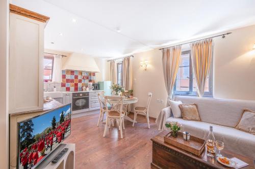 Leone Old Town Apartment
