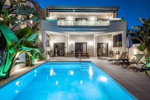 Old Cinema Suites - Stylishly Decorated Retreat with Pool or Jacuzzi by the Sea in the Heart of Laganas Βy Villa Mana Gers