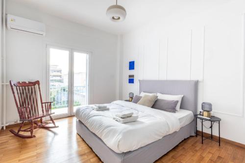 Charming Seaside Apartment Elegant 2BR in Glyfada