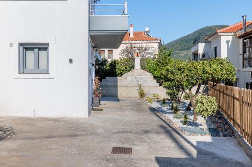 The Grey Nest - Skopelos Town Hideaway