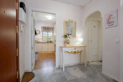Spacious apartment with sea views