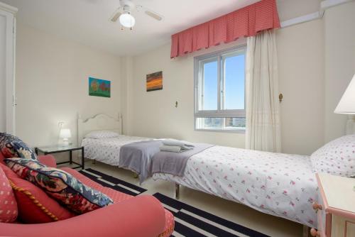 Spacious apartment with sea views
