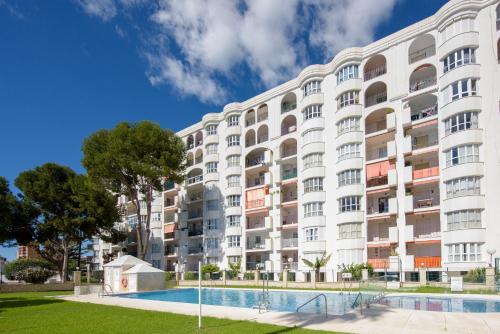 Spacious apartment with sea views