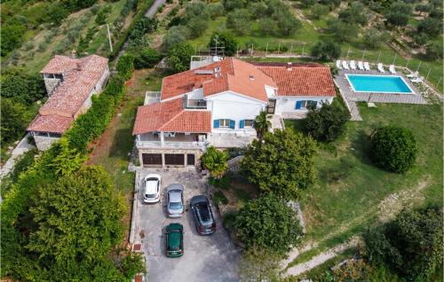 Stunning Home In Buje