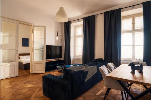 Grand 2BD Apartment for 8 Guests