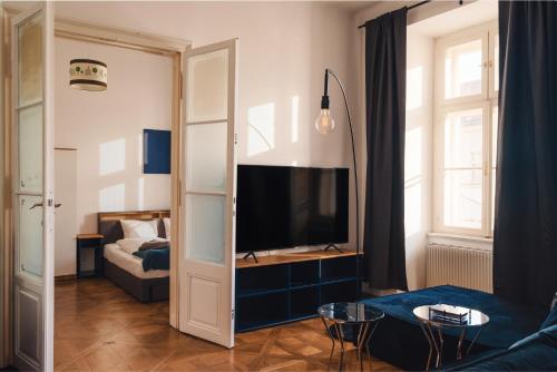 Grand 2BD Apartment for 8 Guests