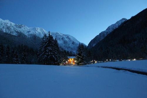 Presanella Mountain Lodge – Photos 3