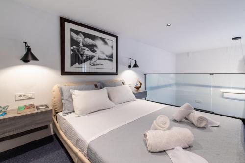 Frame Halepa Art Retreat - Ocean Front Suites
