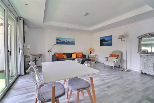 Loue appart 2 ch 67 M2 plein sud St Aygulf 100 M mer et plage