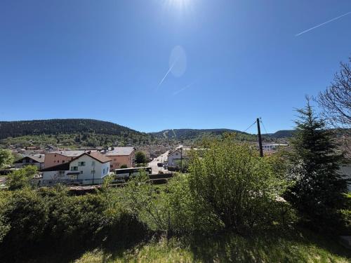 Appartement coquet avec 3 chambres en face des pistes de ski
