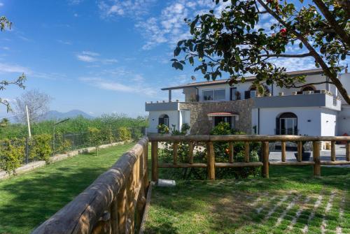 a view of the house from the yard at B&B InVilla in Naples