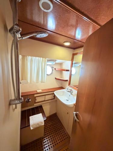 Marina Estensi Floating Resort - Classic Yacht