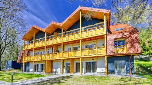 Szklarska Village - apartamenty w malowniczej okolicy, obok Dino Parku - by Royal Aparts