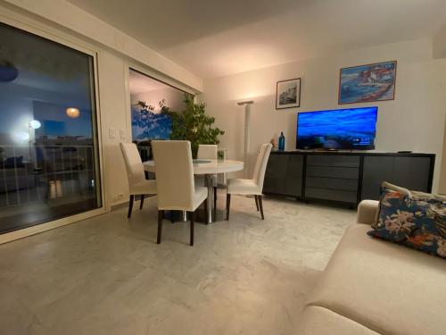 Juan les Pins Le Bristol, 3 room apartment with sea view photo 10