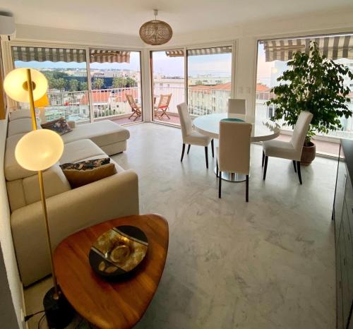 Juan les Pins Le Bristol, 3 room apartment with sea view photo 5