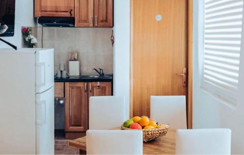 2 Bedroom Beautiful Apartment In Vrboska
