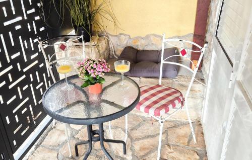 Pet Friendly Apartment In Zaboric With Wifi
