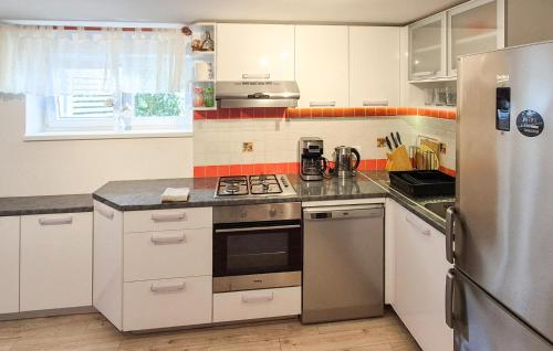 Pet Friendly Apartment In Zaboric With Wifi