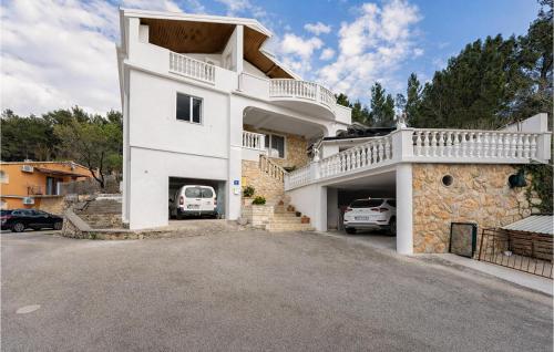 Cozy Apartment In Jasenice With House Sea View